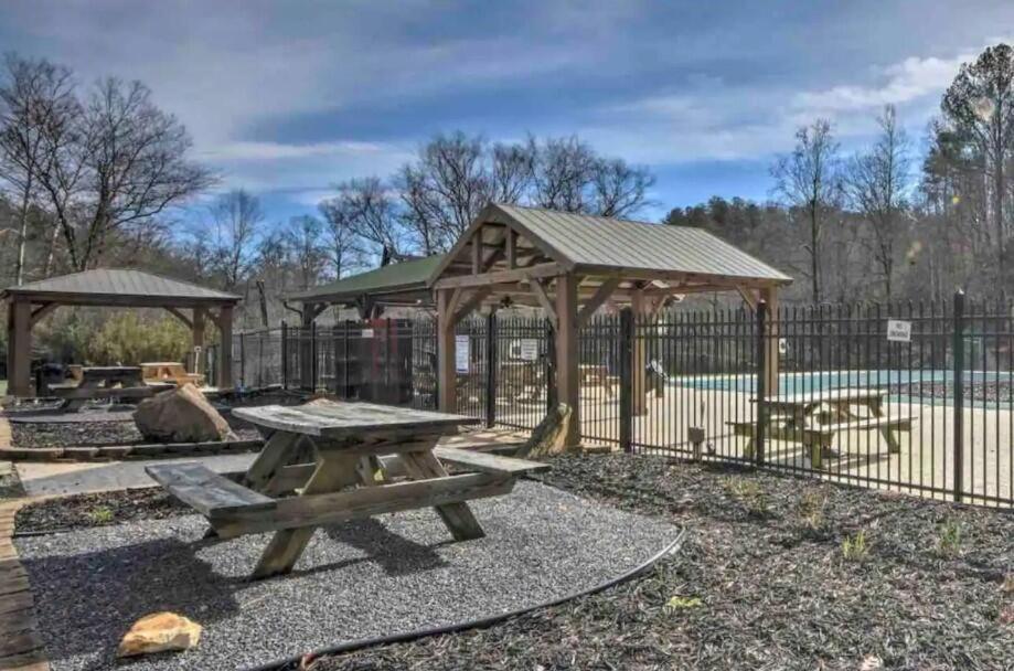 Mountain Creek Lodge Ellijay Bagian luar foto
